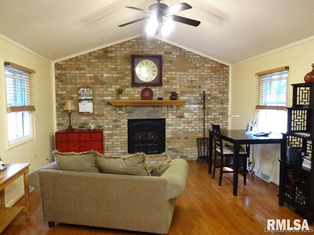 11064 Robin Lane Athens, IL 62613 - Photo 11 of 29 Gallery Image 11