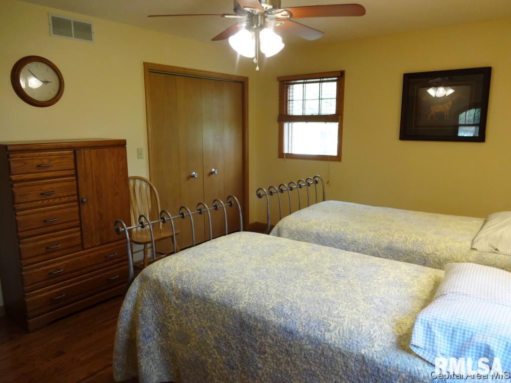 11064 Robin Lane Athens, IL 62613 - Photo 15 of 29 Gallery Image 15