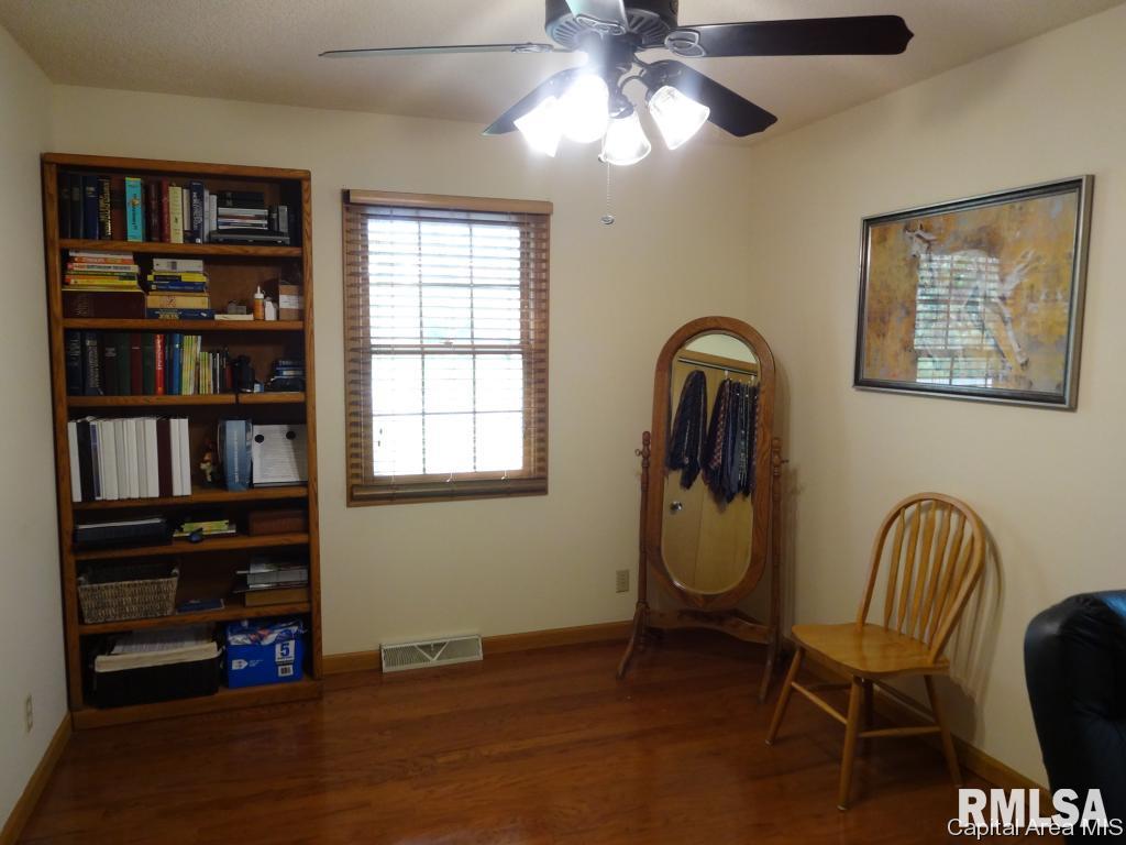 11064 Robin Lane Athens, IL 62613 - Photo 16 of 29 Gallery Image 16