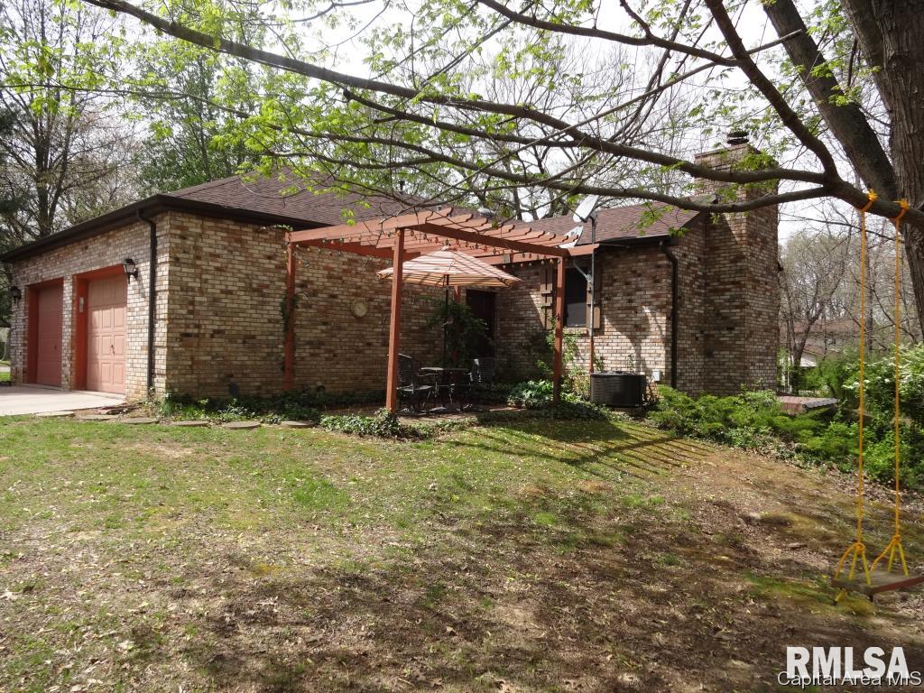 11064 Robin Lane Athens, IL 62613 - Photo 25 of 29 Gallery Image 25