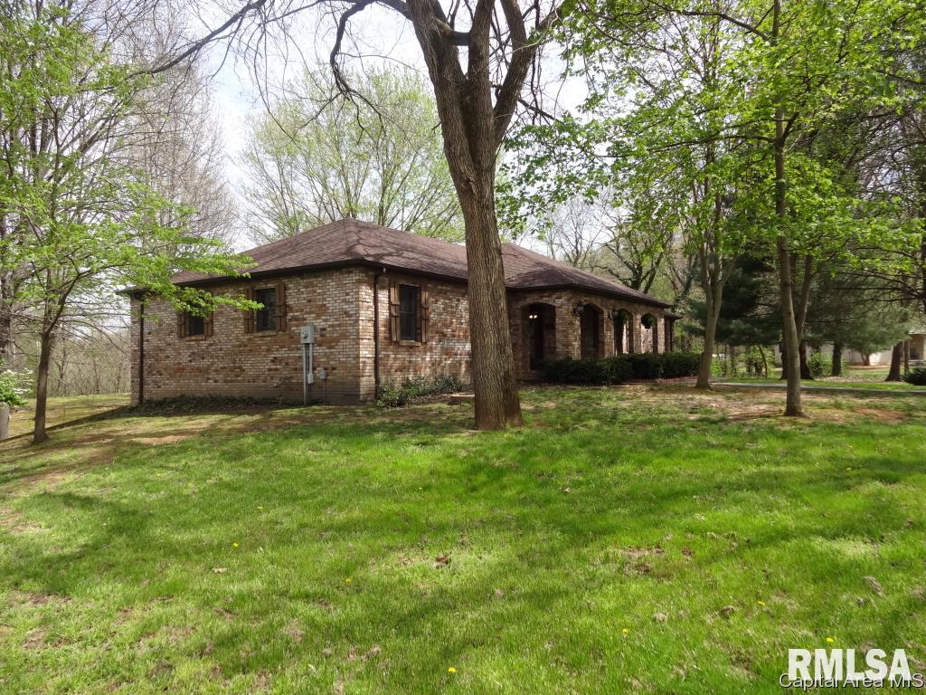 11064 Robin Lane Athens, IL 62613 - Photo 27 of 29 Gallery Image 27