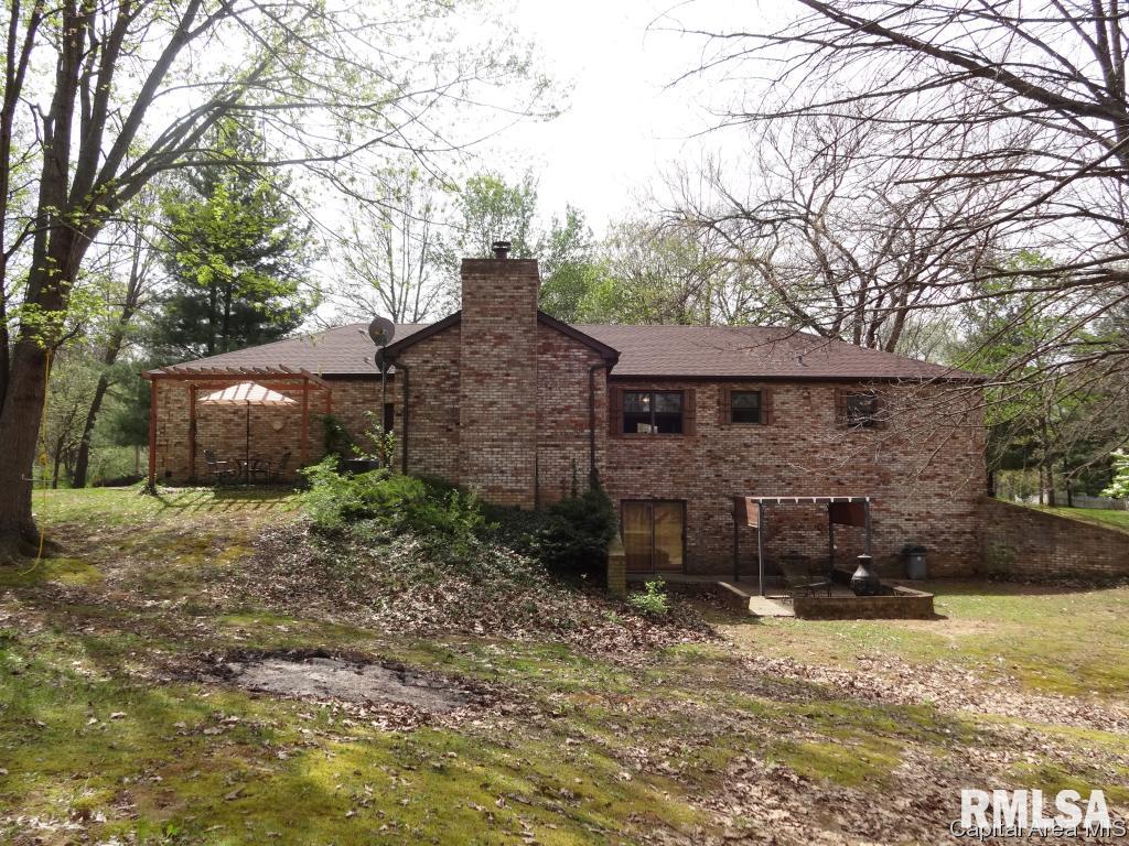 11064 Robin Lane Athens, IL 62613 - Photo 4 of 29 Gallery Image 4