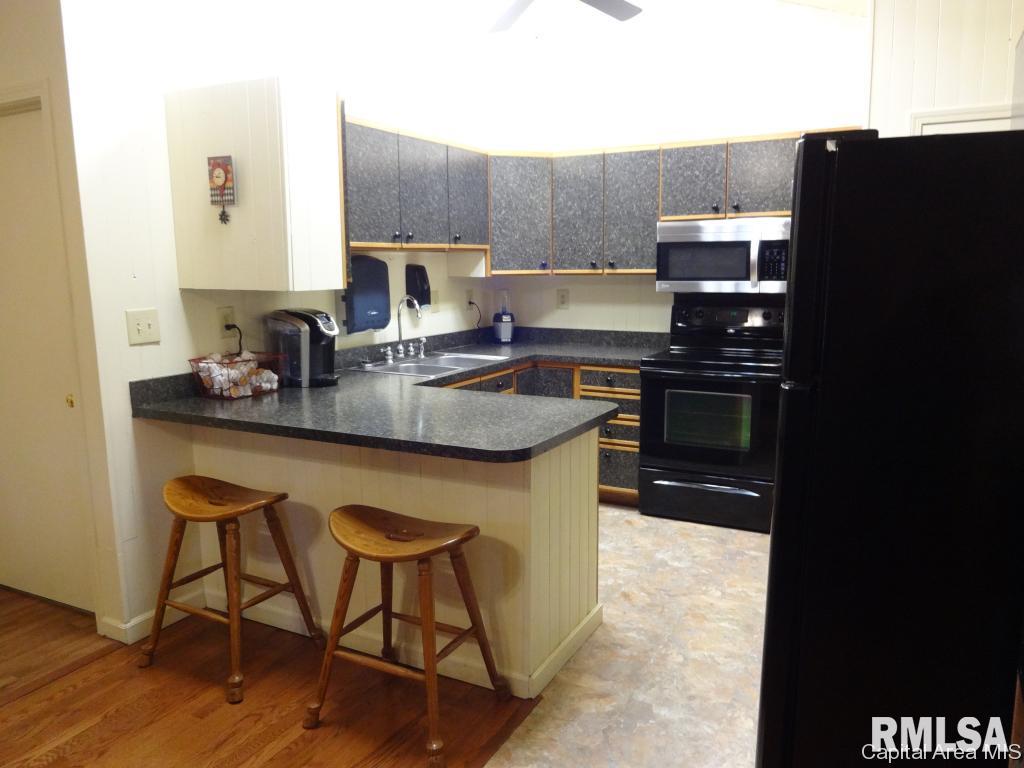 11064 Robin Lane Athens, IL 62613 - Photo 10 of 29 Gallery Image 10