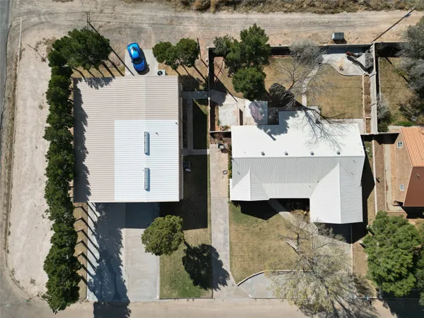 $810,000 | 1015-1017 East Tascosa Avenue, Kermit, TX 79745