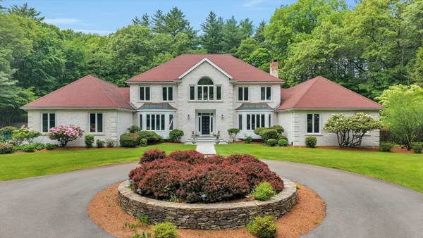 $2,780,000 | 784 Strawberry Hill Road, Concord, MA 01742