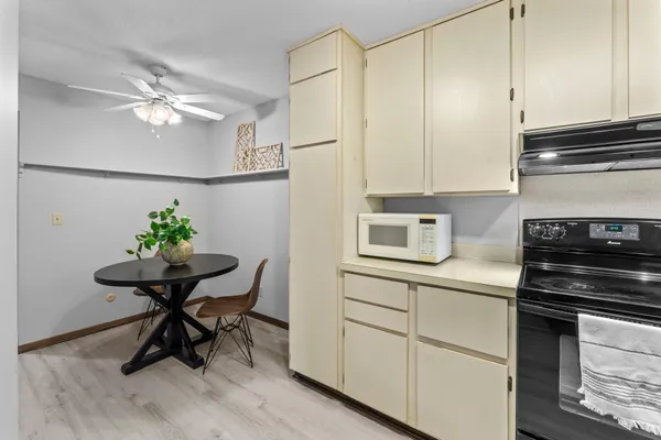 $159,900 | 2485 Canabury Drive, Unit 212, Little Canada, MN 55117