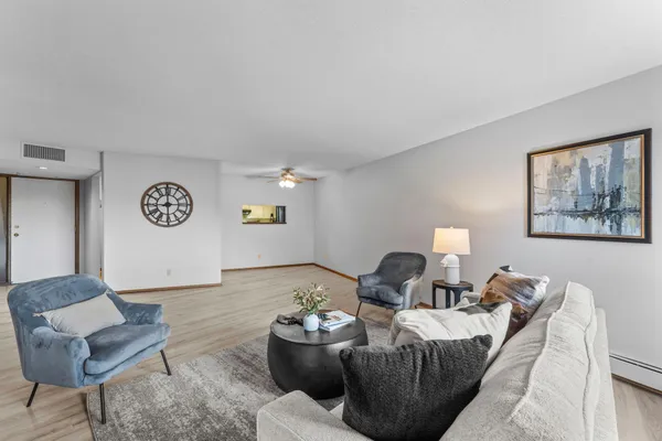 $159,900 | 2485 Canabury Drive, Unit 212, Little Canada, MN 55117