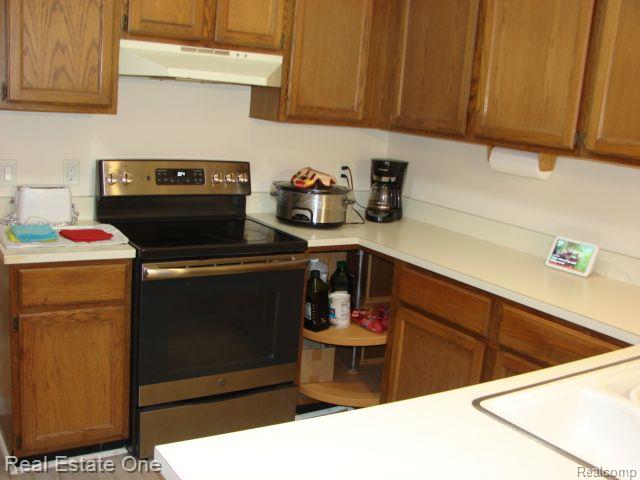 27880 Evergreen Road Lathrup Village, MI 48076 - Photo 9 of 29