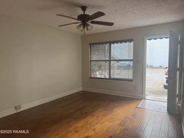 $129,000 | 310 Ella Street, Unit 114, Lafayette, LA 70506