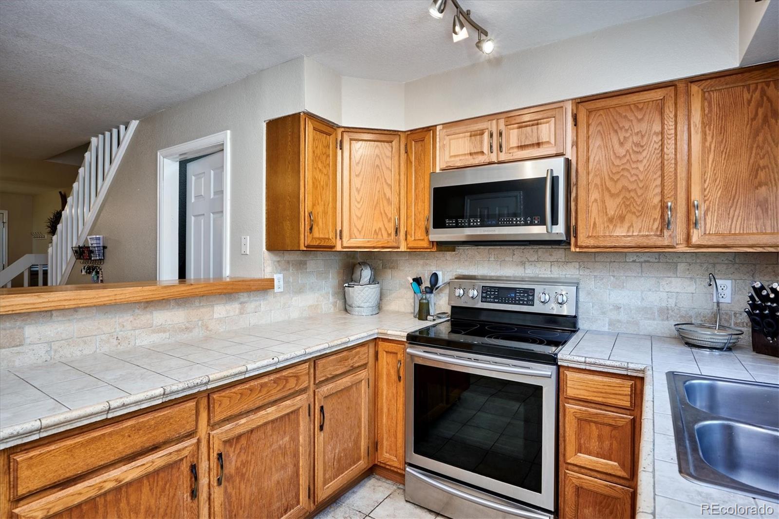 10857 Summerset Way Parker, CO 80138 - Photo 9 of 21