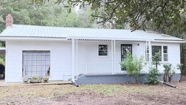 $165,000 | 101 Beck Springs Road, Hickory Flat, MS 38633