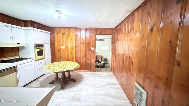 $165,000 | 101 Beck Springs Road, Hickory Flat, MS 38633