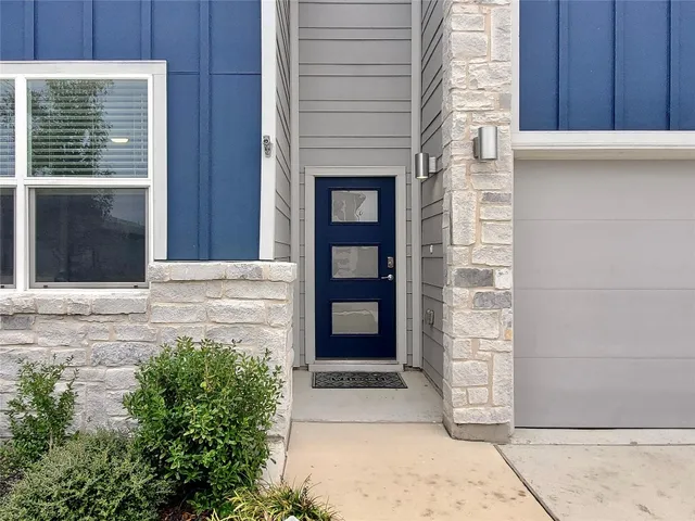 $2,295 | 7704 City Top Boulevard, Austin, TX 78724