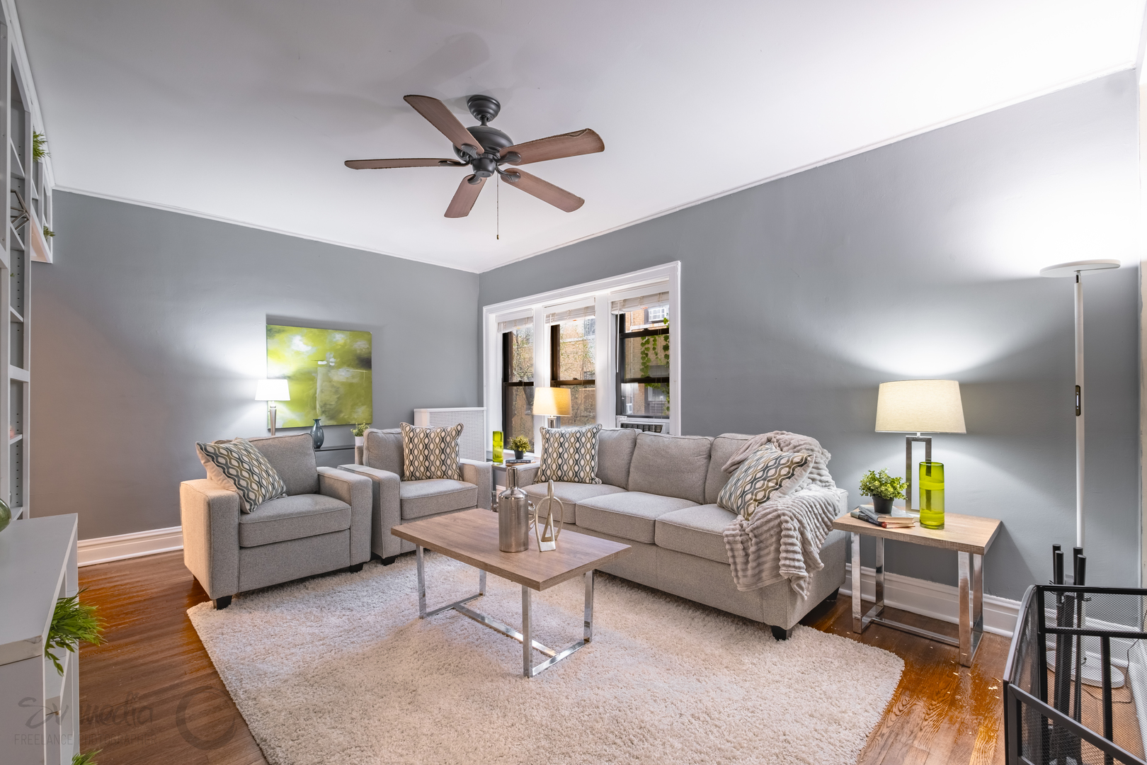 545 West Brompton Avenue, Unit 2S Chicago, IL 60657 - Photo 7 of 29 a living room with furniture and a wooden floor