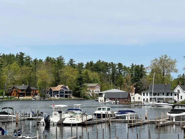 $2,100,000 | 19 Smith Cove Road, Gilford, NH 03249