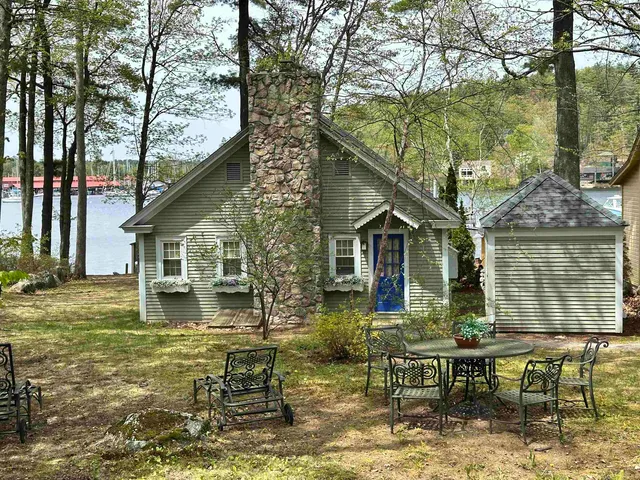 $2,100,000 | 19 Smith Cove Road, Gilford, NH 03249