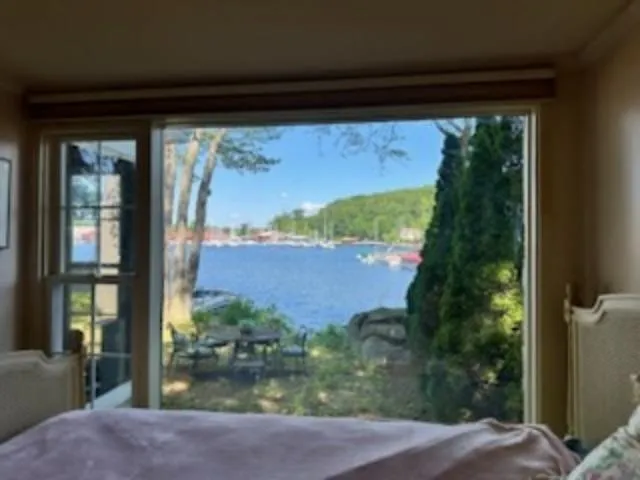 $2,100,000 | 19 Smith Cove Road, Gilford, NH 03249