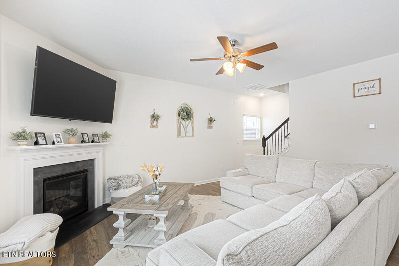 2614 Red Barn Road Knoxville, TN 37931 - Photo 11 of 33 living RM