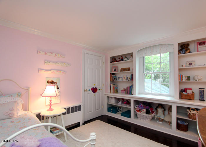 21 Pierce Road Riverside, CT 06878 - Photo 13 of 16 a bedroom with furniture and a window