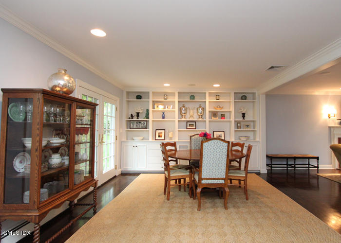 21 Pierce Road Riverside, CT 06878 - Photo 5 of 16 a dining room with furniture and window