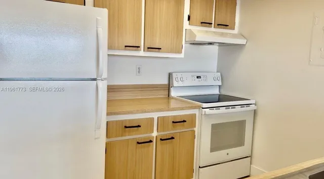 $3,000 | 7601 East Treasure Drive, Unit 801, North Bay Village, FL 33141