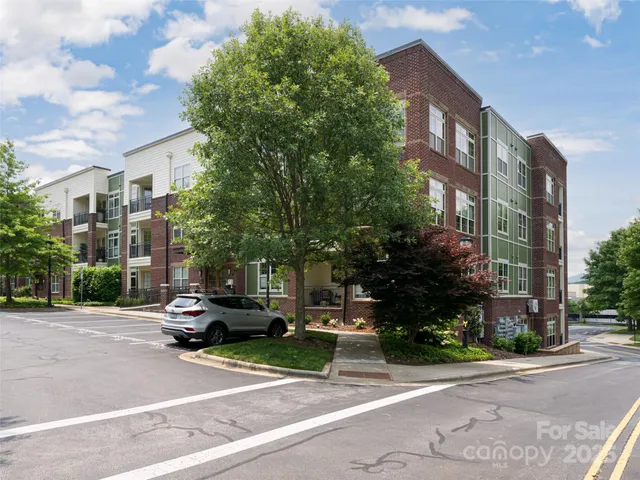 $535,000 | 5 Farleigh Street, Unit 206, Asheville, NC 28803