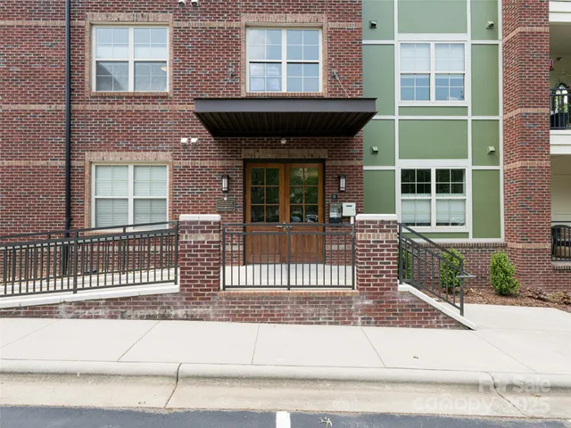 $535,000 | 5 Farleigh Street, Unit 206, Asheville, NC 28803