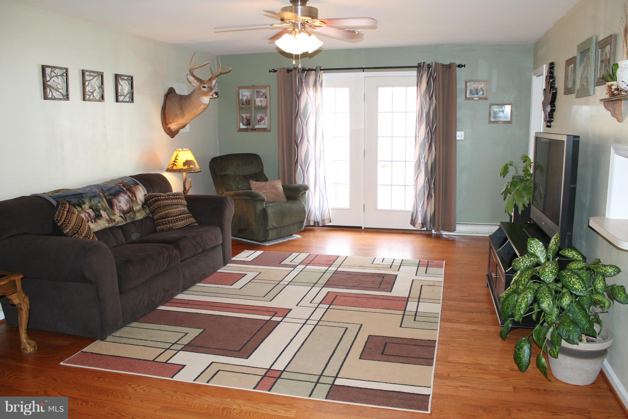 1907 Ebenezer Church Road Gore, VA 22637 - Photo 14 of 30 Family Room