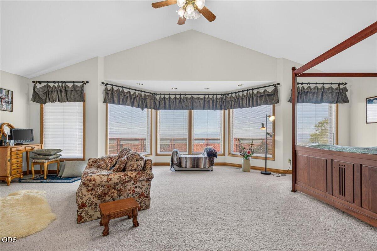 6590 Hillcrest Road Medford, OR 97504 - Photo 36 of 117 Gallery Image 36
