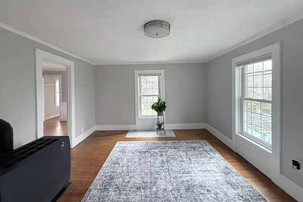 $1,150 | 193 Winter Street, Unit 2R, Fall River, MA 02720