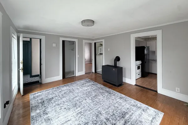 $1,150 | 193 Winter Street, Unit 2R, Fall River, MA 02720