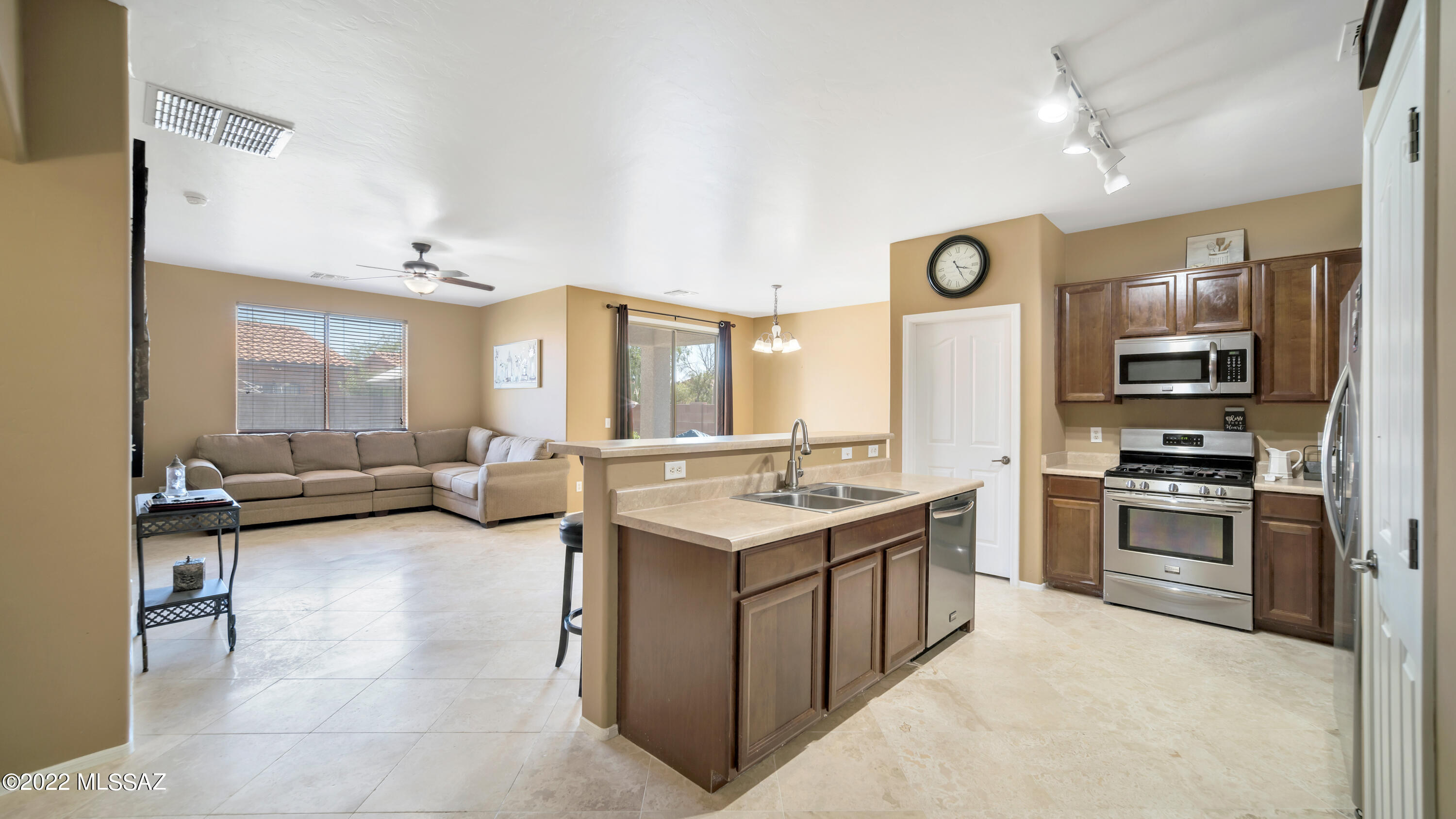 7519 West Ranchers Drive Tucson, AZ 85757 - Photo 5 of 24