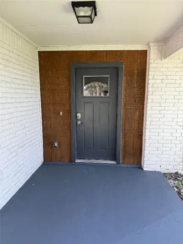 $2,400 | 7207 East Meadow Bend Drive, Austin, TX 78724