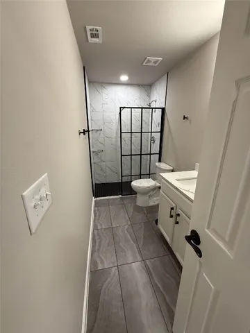 $2,400 | 7207 East Meadow Bend Drive, Austin, TX 78724