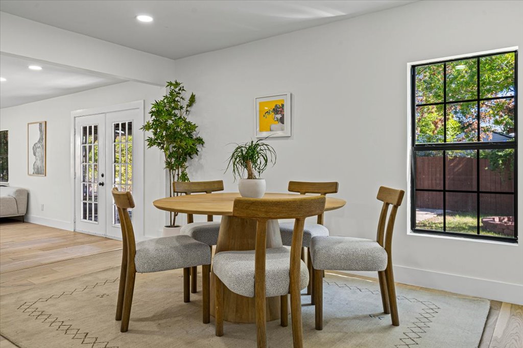 2014 Hardy Circle Austin, TX 78757 - Photo 16 of 34 a dining room with furniture and window