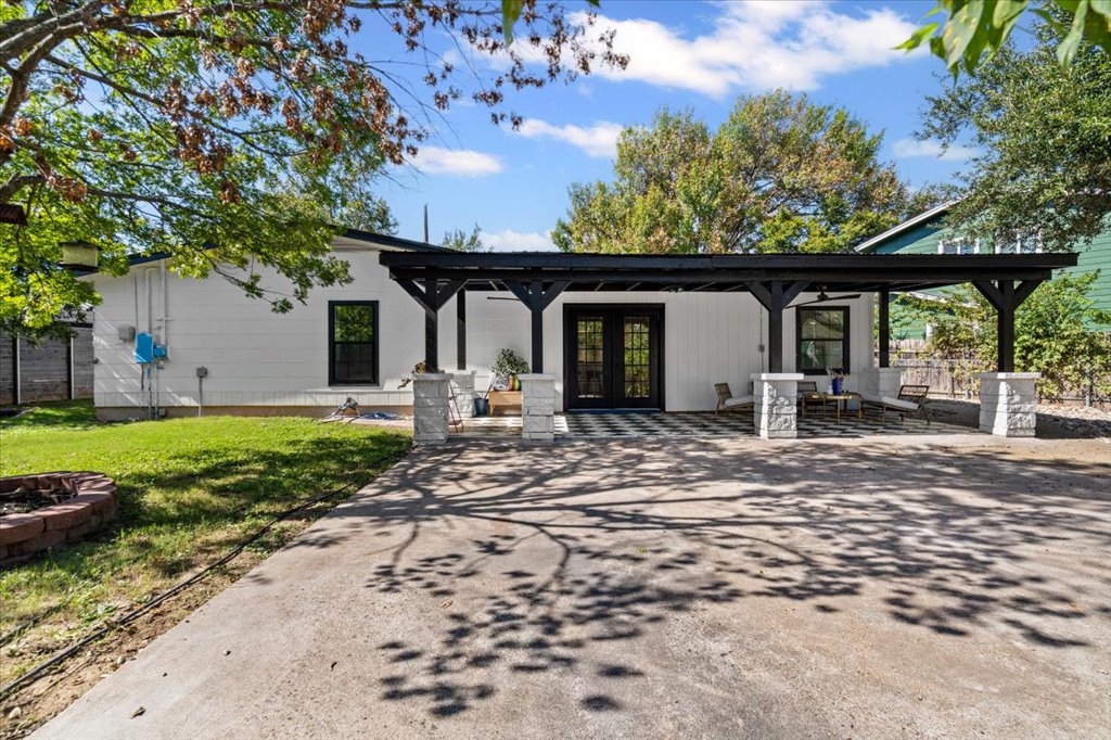 2014 Hardy Circle Austin, TX 78757 - Photo 29 of 34 a front view of a house with garden