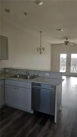 $1,250 | 4504 Pontchartrain Drive, Slidell, LA 70458