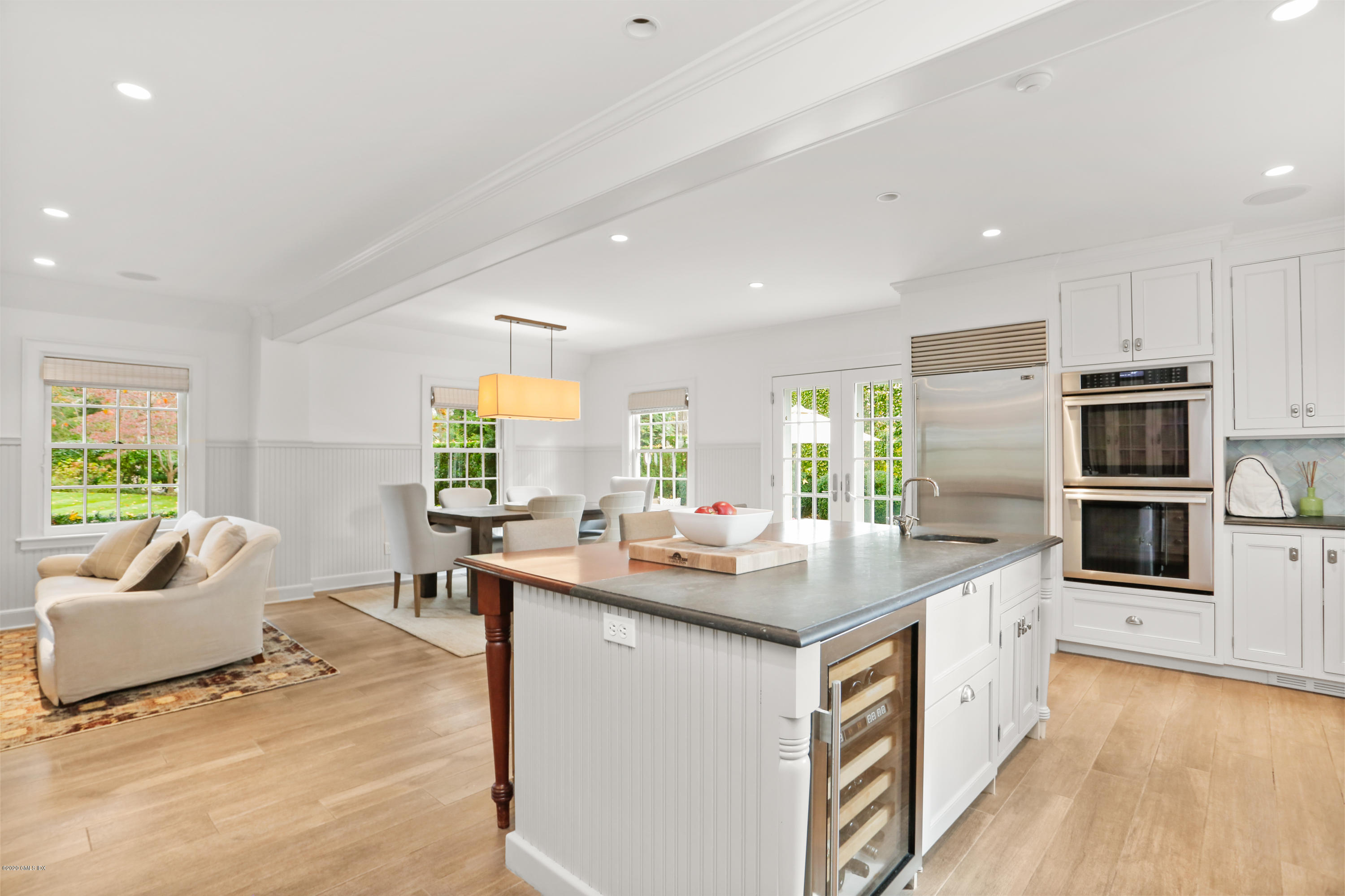 43 Meadow Road Riverside, CT 06878 - Photo 13 of 37 43 Meadow Rd Riverside CT-print-017-017-