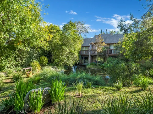 $379,999 | 7050 Shoup Avenue, Unit 225, Canoga Park, CA 91303