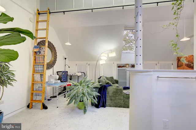 $699,999 | 4950 Hardesty Road, Huntingtown, MD 20639