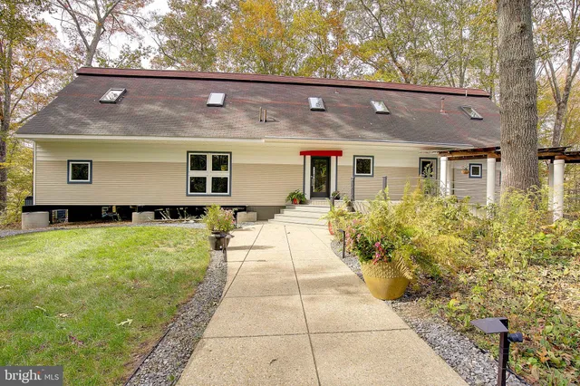 $699,999 | 4950 Hardesty Road, Huntingtown, MD 20639