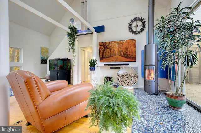 $699,999 | 4950 Hardesty Road, Huntingtown, MD 20639