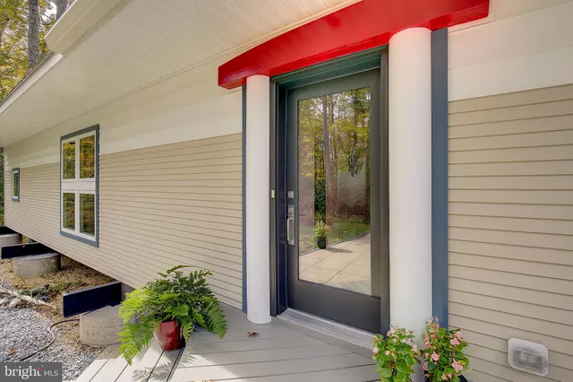 $699,999 | 4950 Hardesty Road, Huntingtown, MD 20639