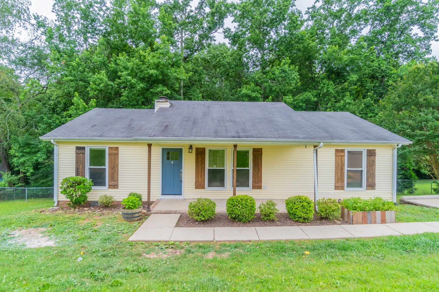 1226 Chapmansboro Road Chapmansboro, TN 37035 - Photo 1 of 26 Gallery Image 1