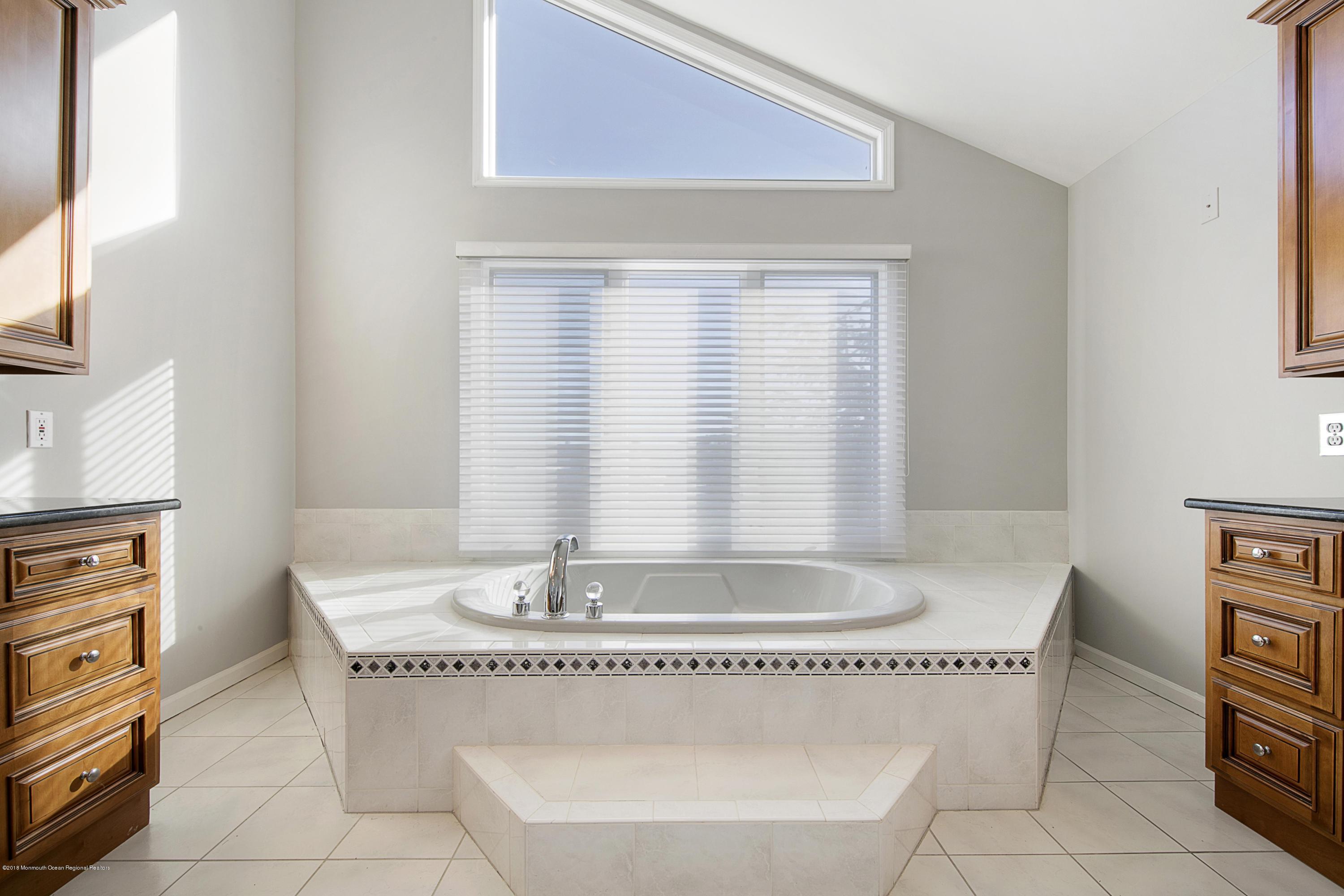 22 Gull Point Road Monmouth Beach, NJ 07750 - Photo 40 of 89 Master Bath