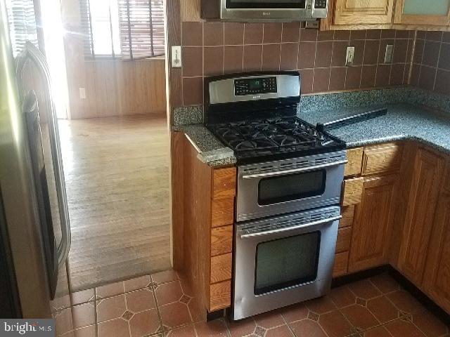 315 Upland Road Baltimore, MD 21208 - Photo 12 of 14 Kitchen