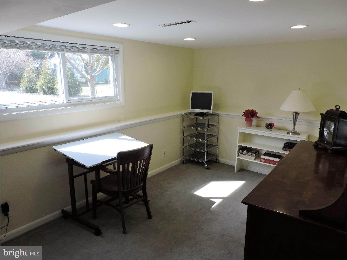 32 Linden Road Burlington, NJ 08016 - Photo 9 of 25