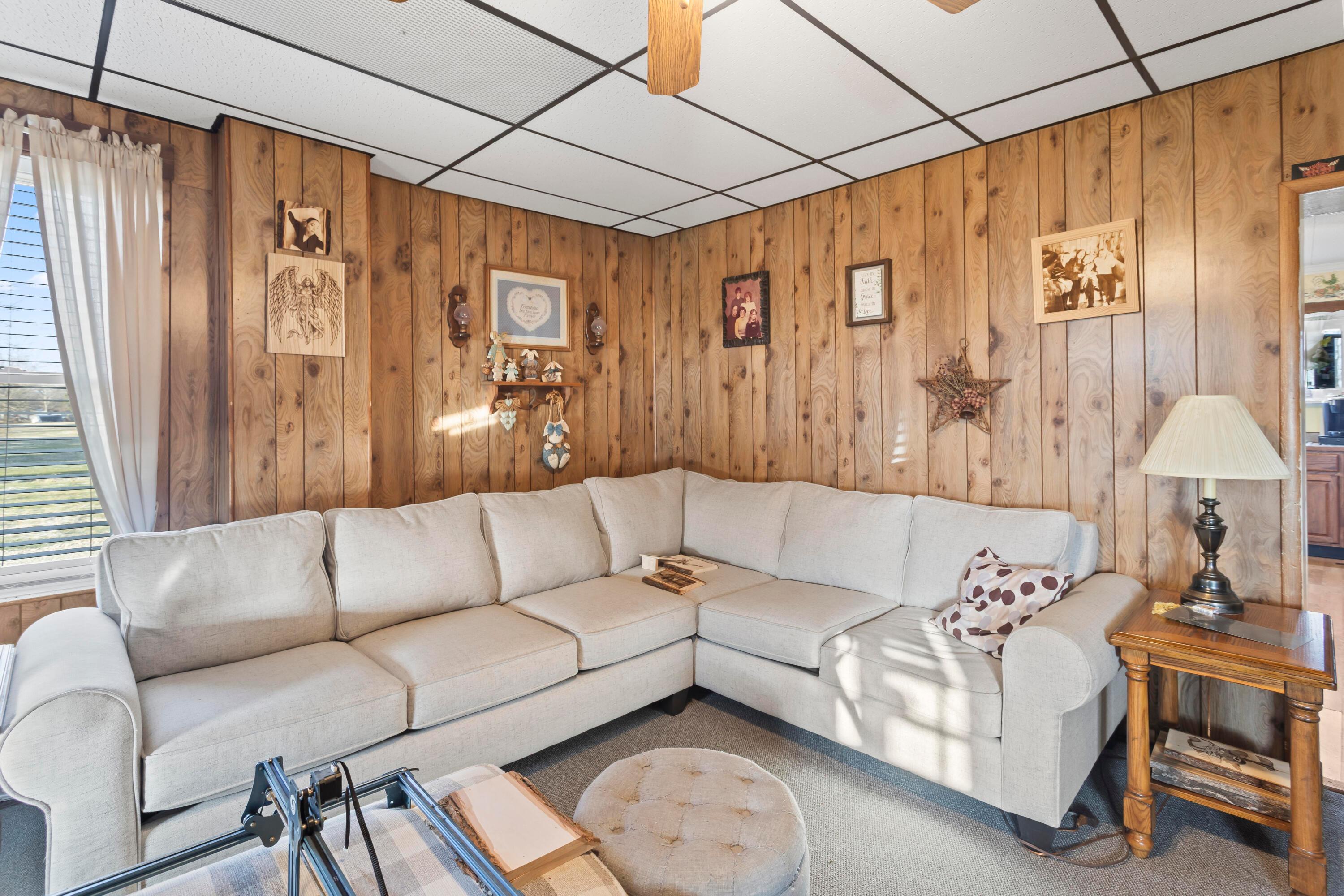 10880 Rosedale Road Mechanicsburg, OH 43044 - Photo 4 of 24 5