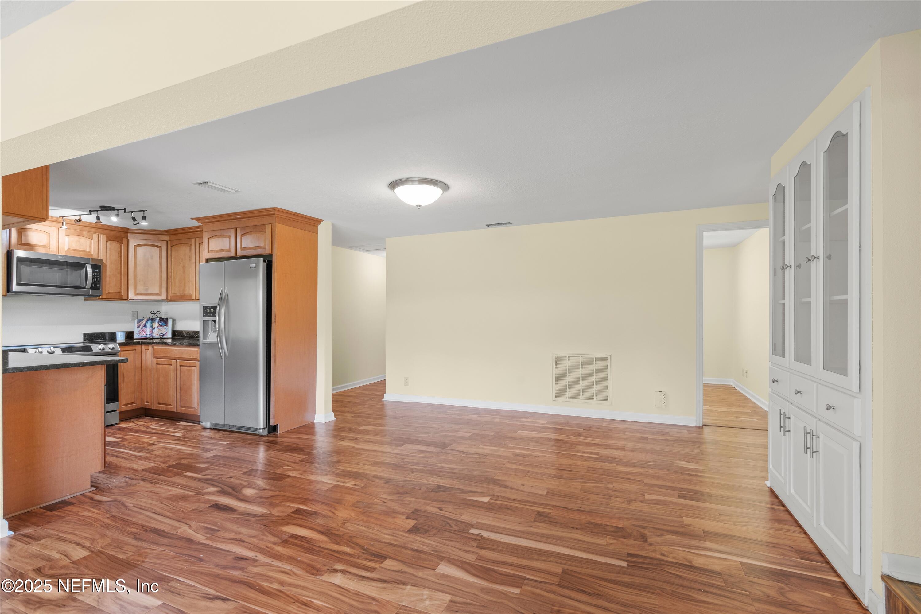 145 Finnigan Road Satsuma, FL 32189 - Photo 15 of 43 09-Dining Area
