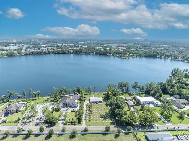 $1,300,000 | 7420 Lake Willis Drive, Orlando, FL 32821